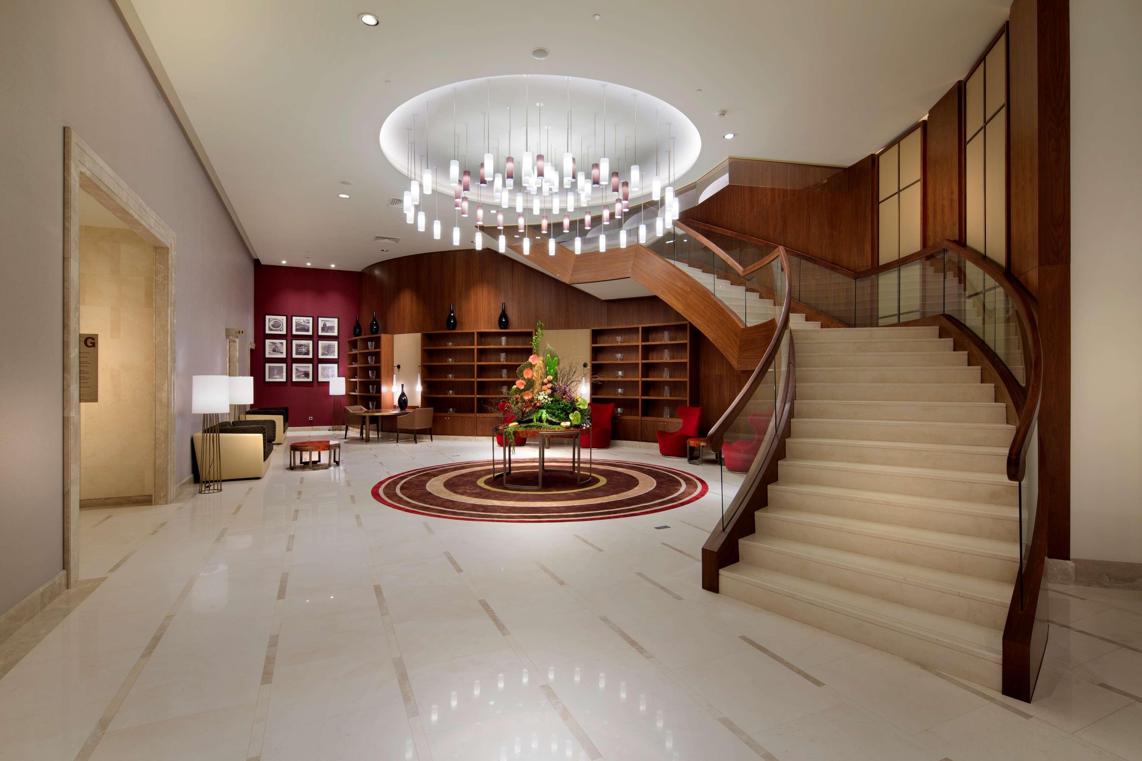 Hilton Batumi Hotel Luaran gambar The lobby of the hotel