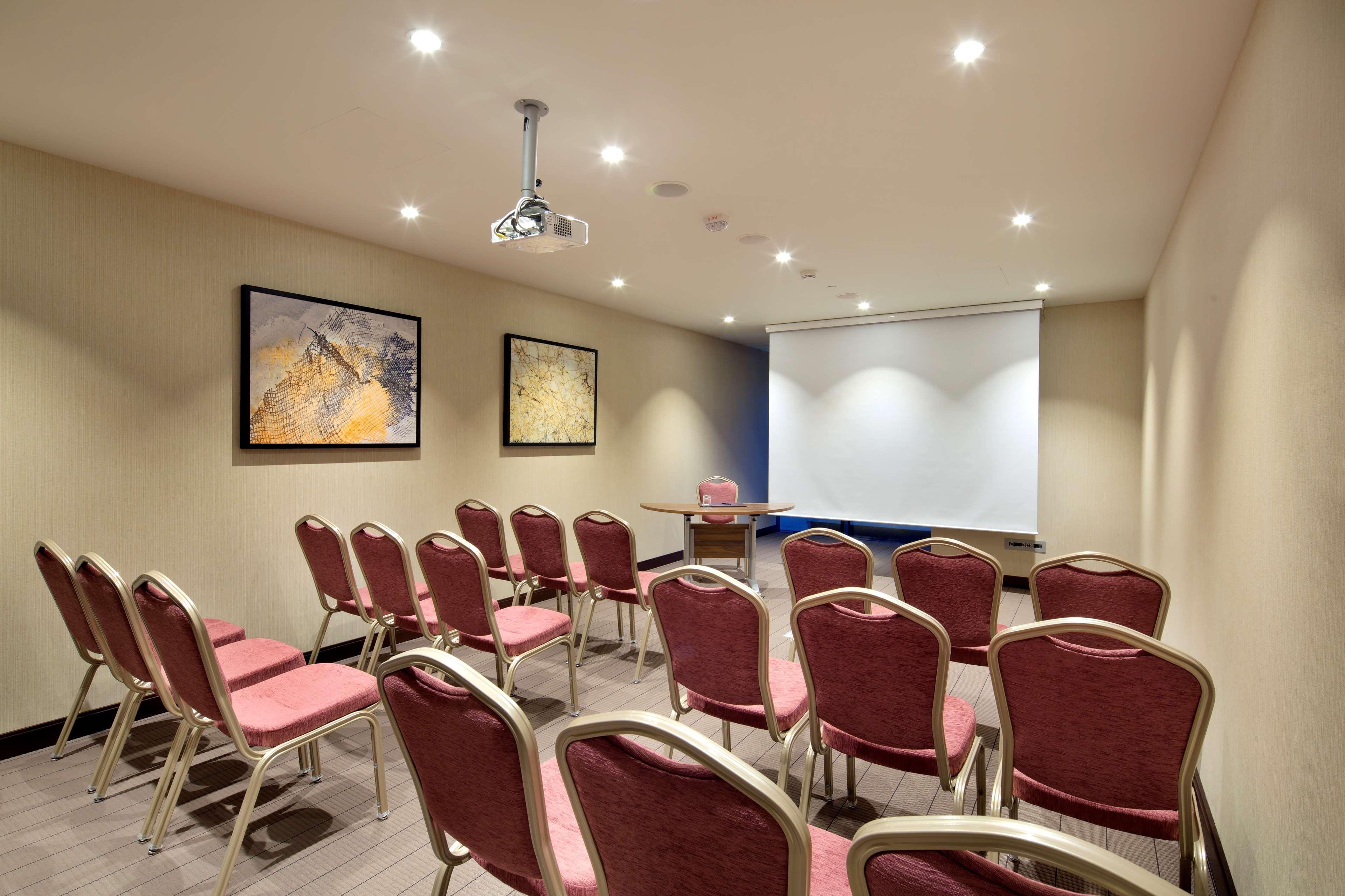 Hilton Batumi Hotel Luaran gambar Meeting room