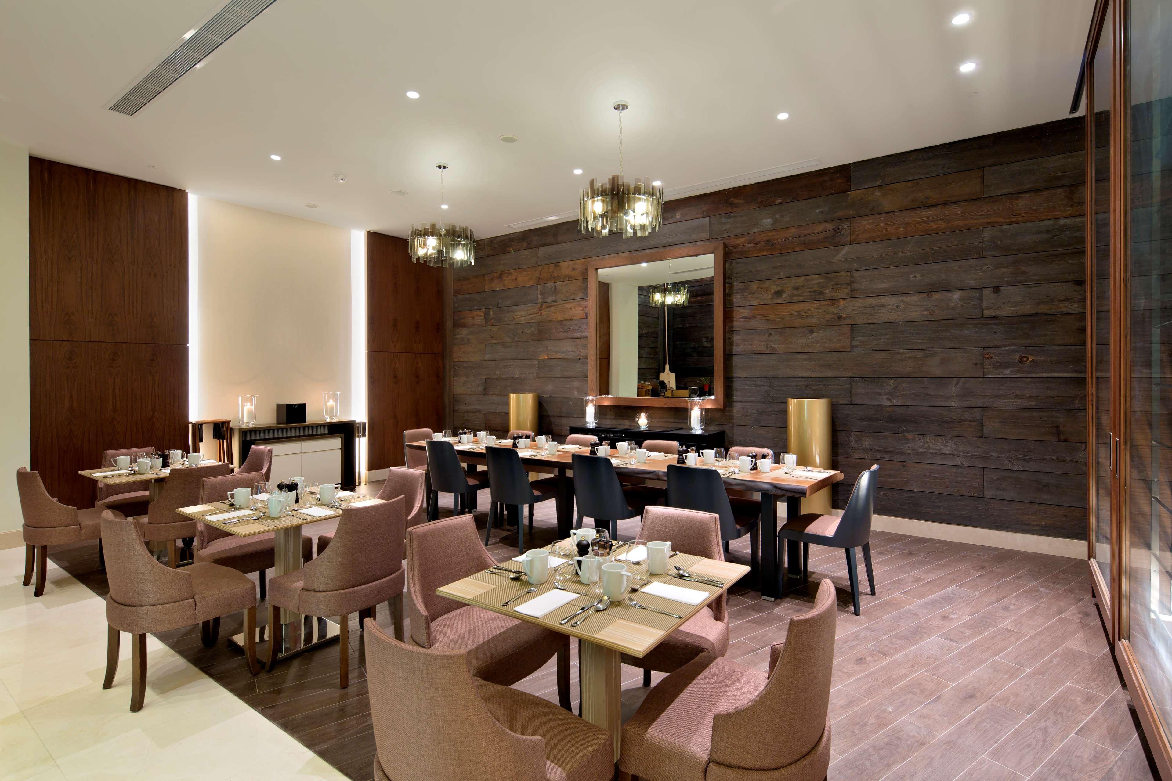 Hilton Batumi Hotel Luaran gambar The restaurant