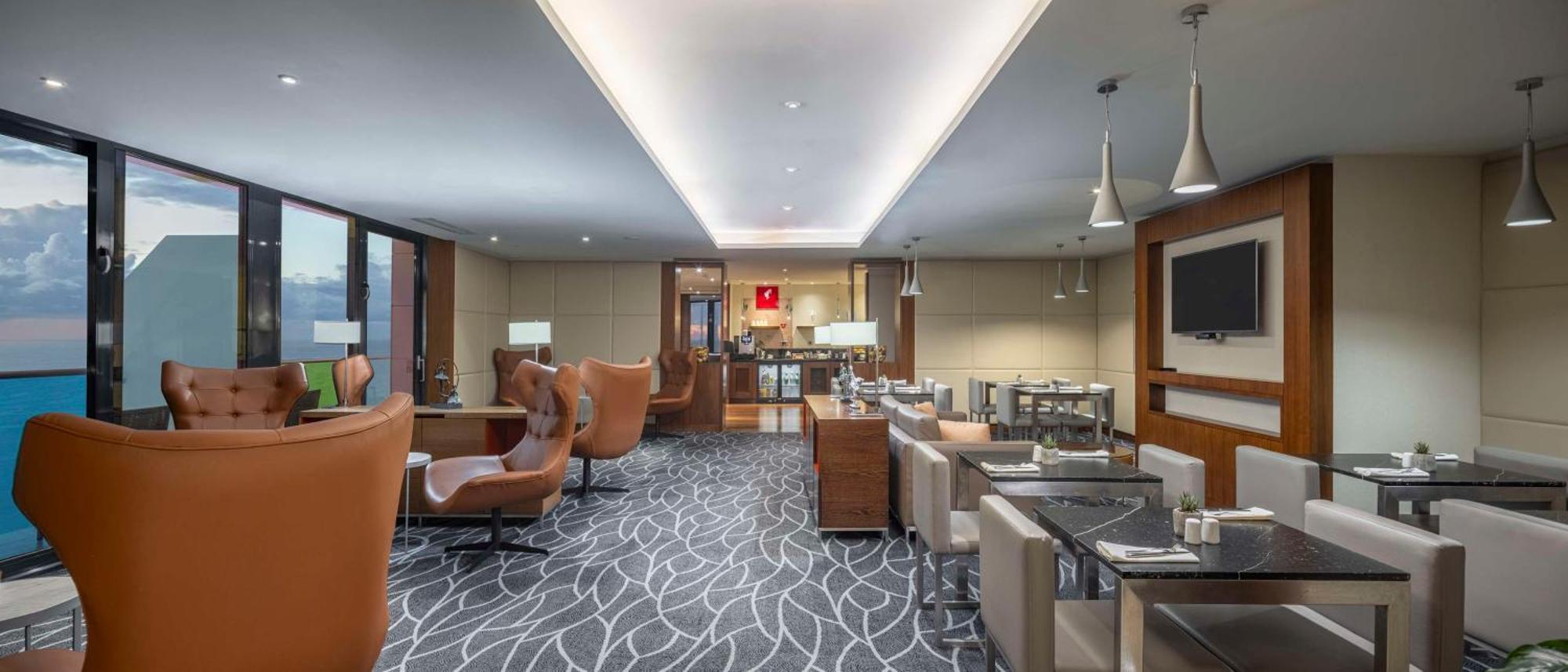 Hilton Batumi Hotel Luaran gambar The lounge at the airport
