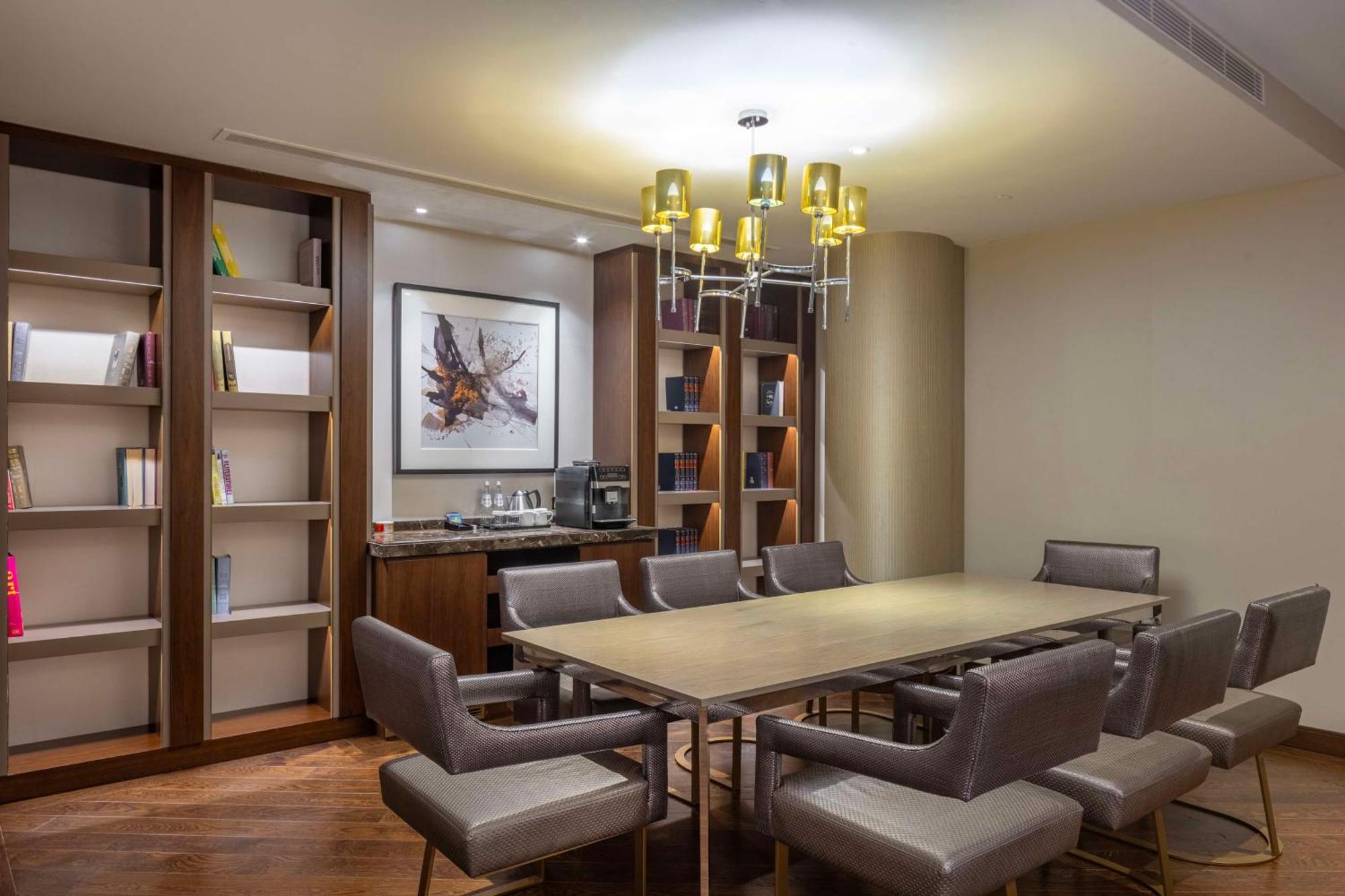 Hilton Batumi Hotel Luaran gambar Library at The Westin Palace, Madrid