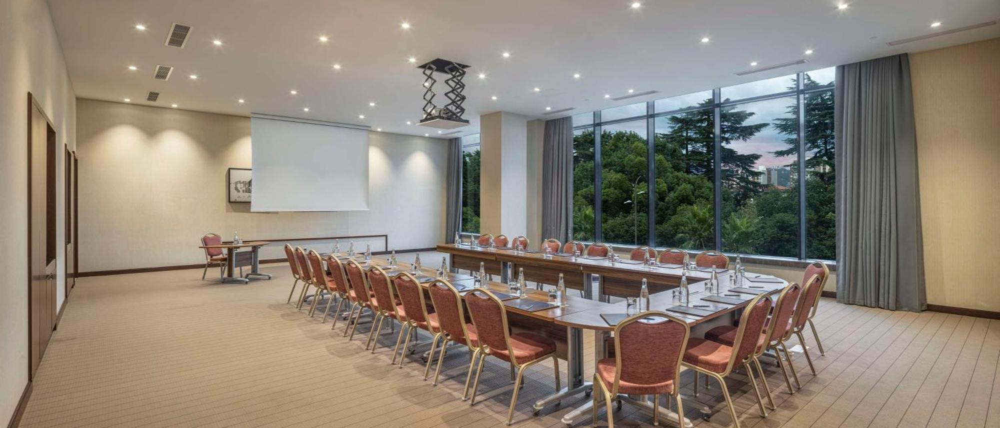 Hilton Batumi Hotel Luaran gambar Meeting room