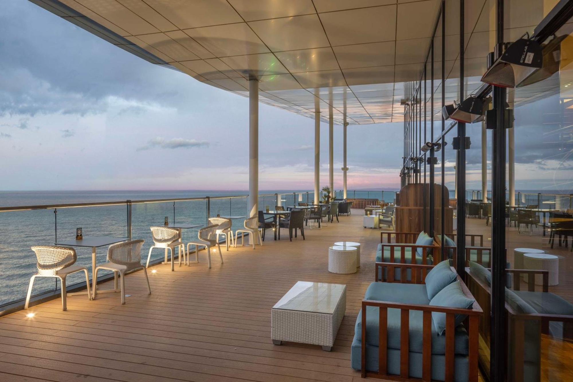 Hilton Batumi Hotel Luaran gambar The observation deck of the hotel