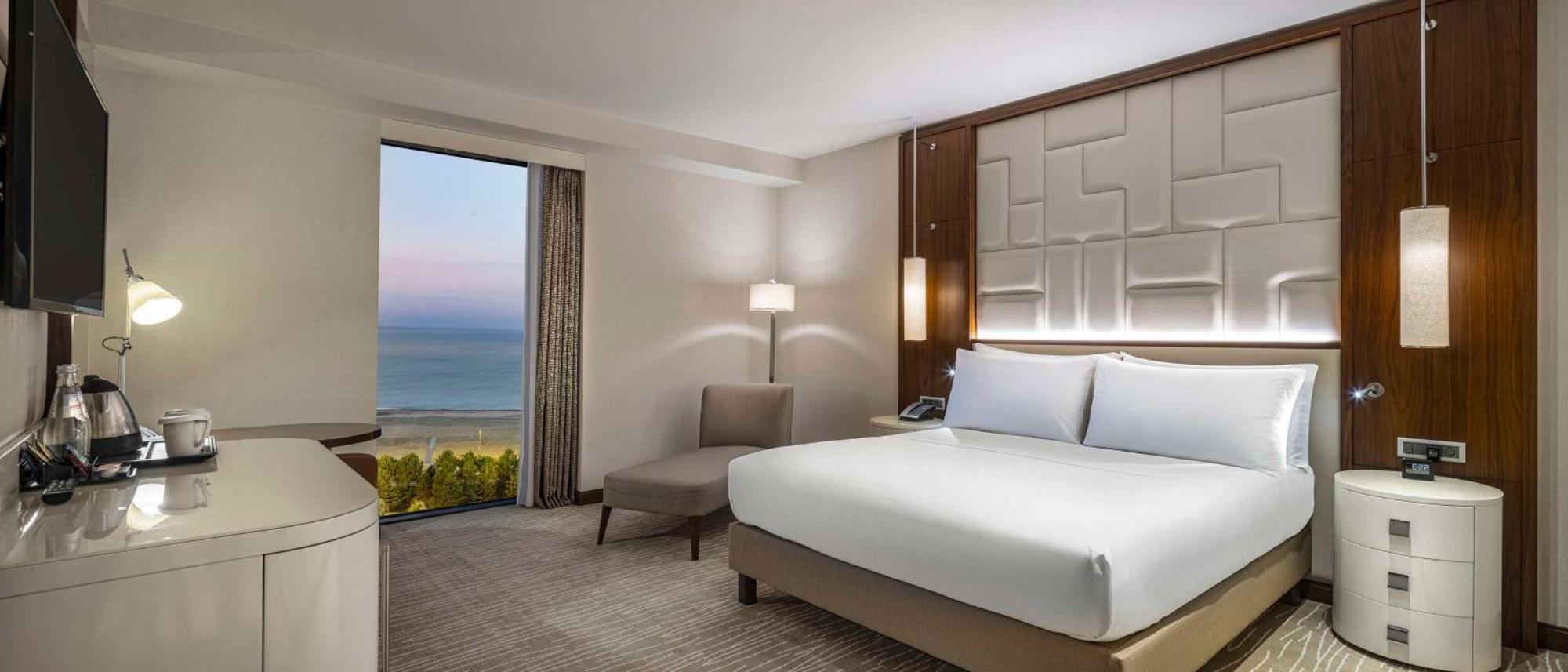 Hilton Batumi Hotel Luaran gambar A guest room at Hilton Garden Inn