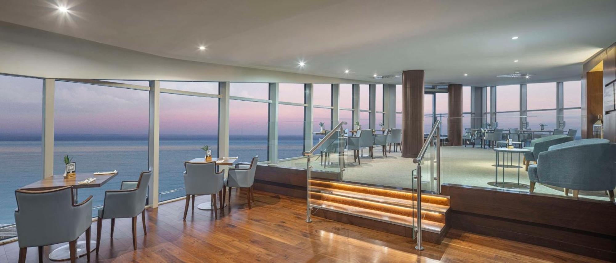 Hilton Batumi Hotel Luaran gambar The 360° Lounge
