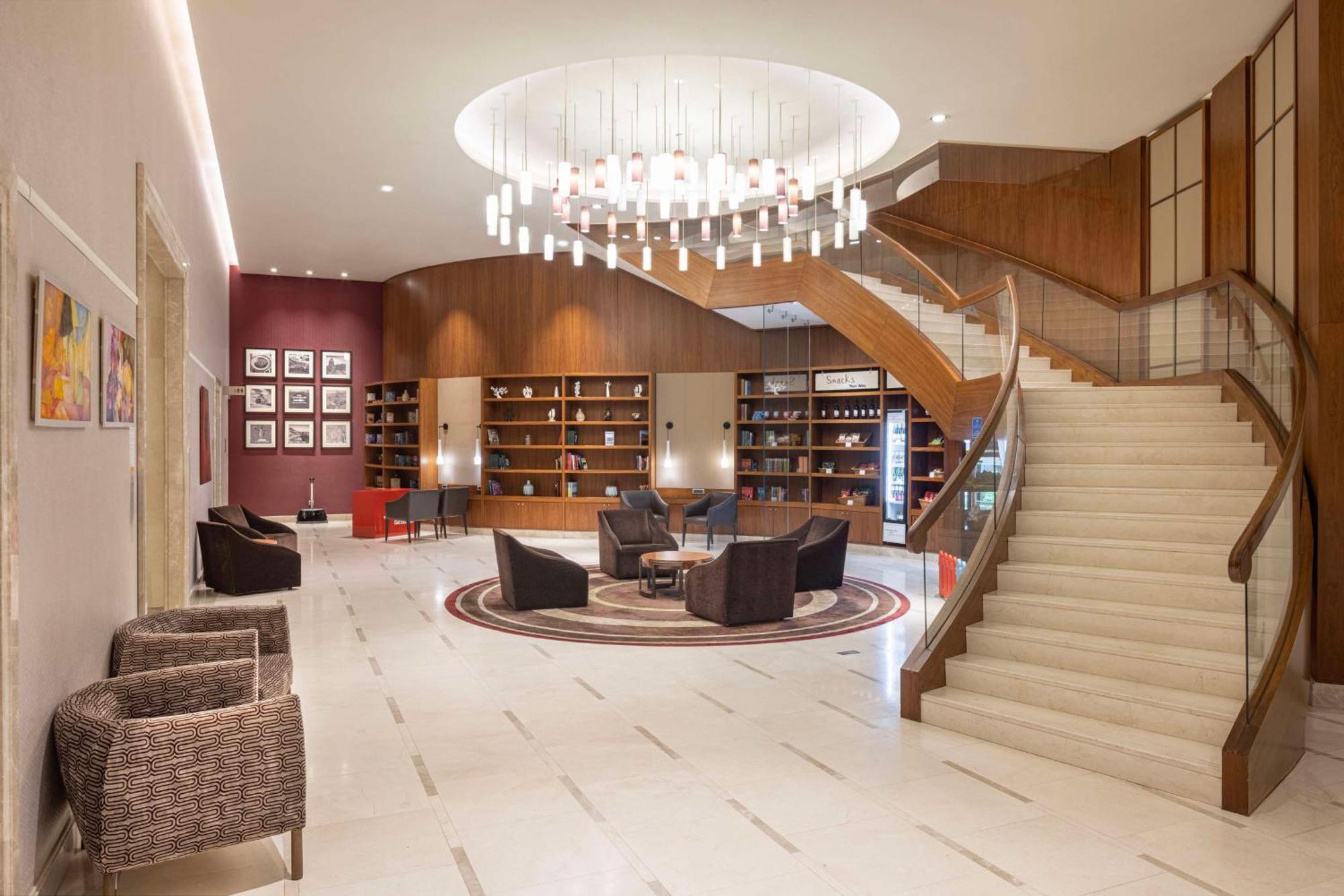 Hilton Batumi Hotel Luaran gambar Lobby